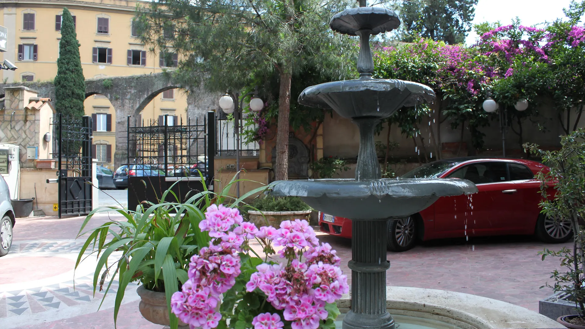 Hotel Emona Aquaeductus Rome 4*,  Italy