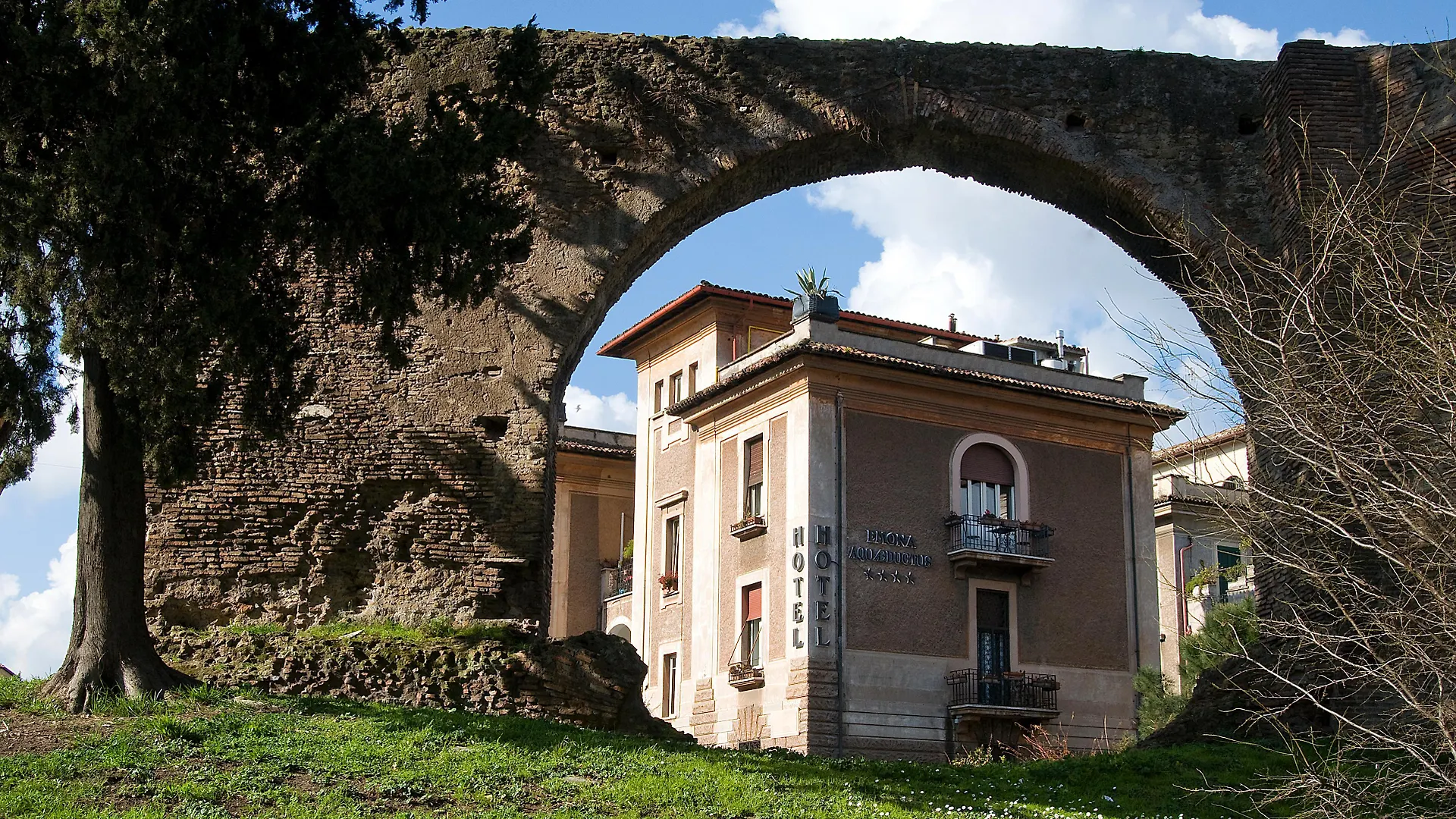 Hotel Emona Aquaeductus Rome
