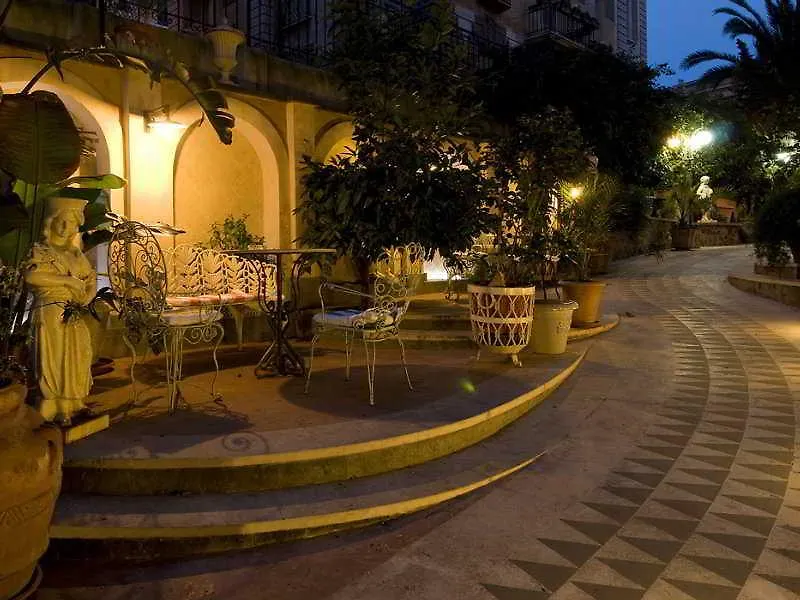 Hotel Emona Aquaeductus Rome 4*,